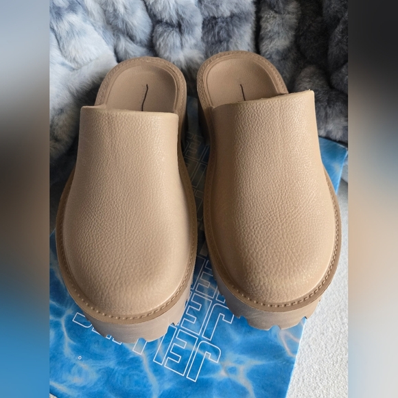 Jeffrey Campbell Tan Mules - Picture 4 of 12